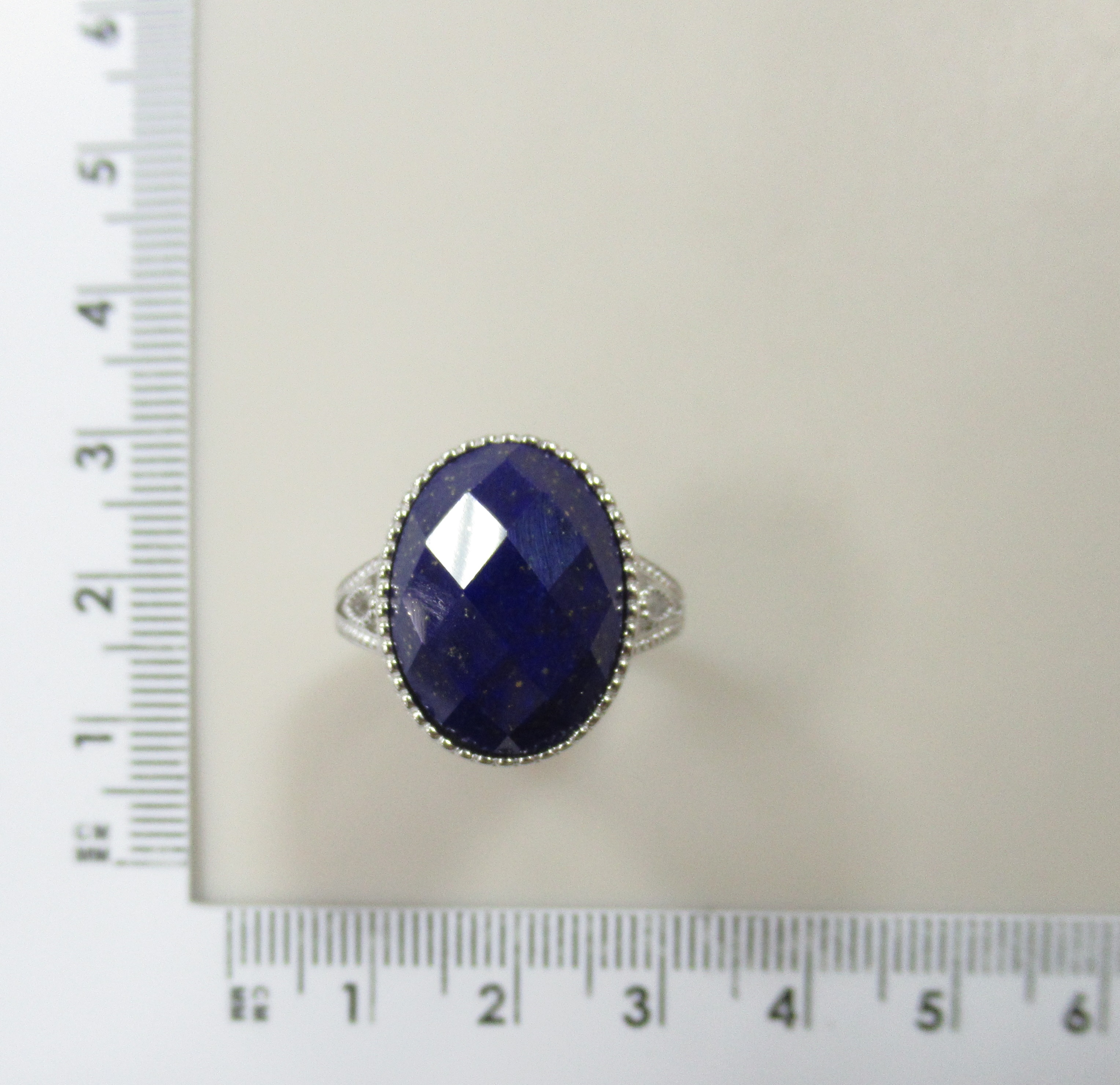 Серебряное кольцо с лазуритом